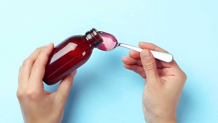 https://www.salarnews.in/public/uploads/images/newsimages/maannewsimage04102025_161407_Cough syrup.png